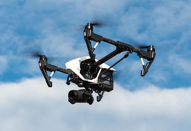 https://pixabay.com/en/drone-multicopter-dji-inspire-1080844/